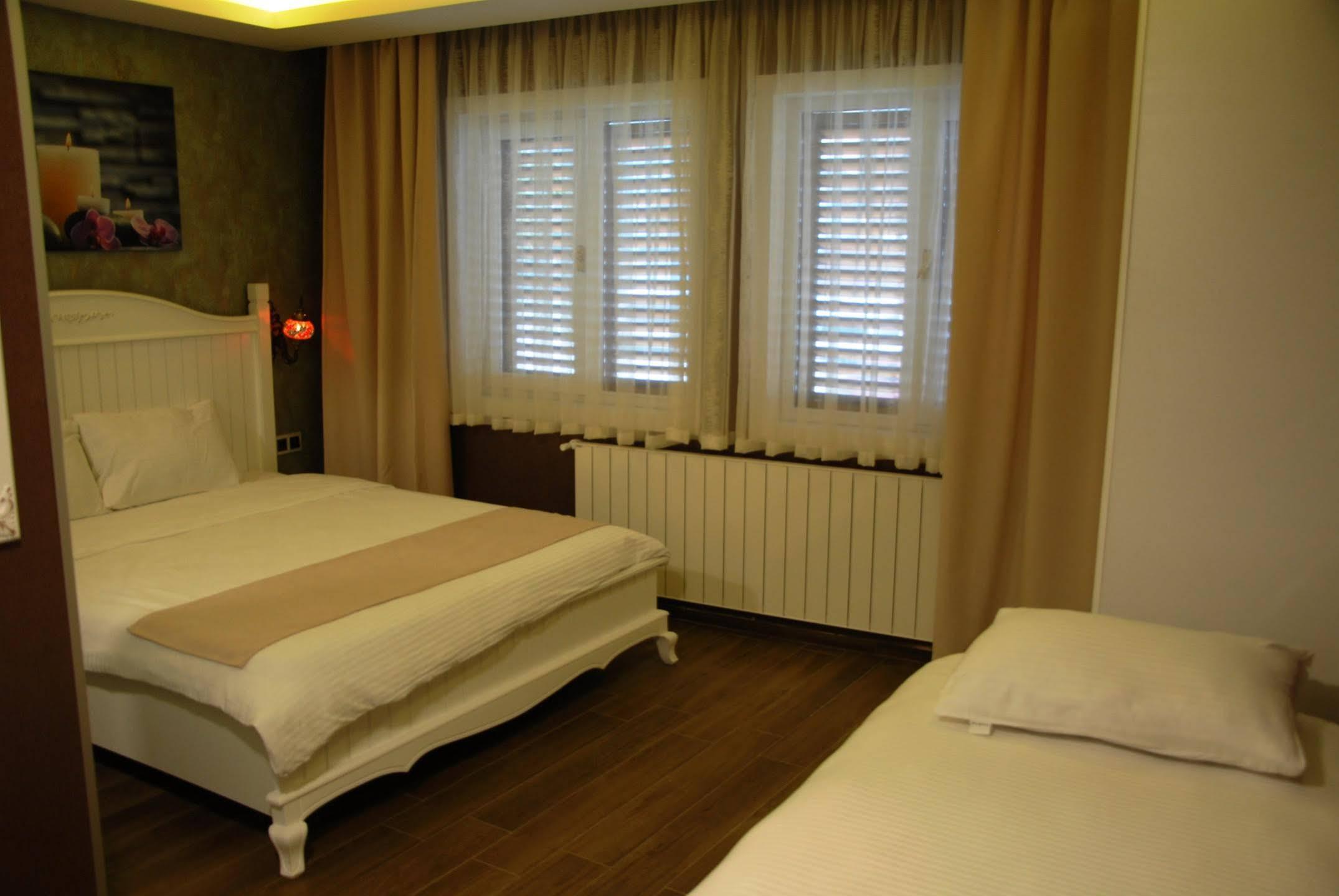 Trilye Kaplan Hotel Mudanya Esterno foto